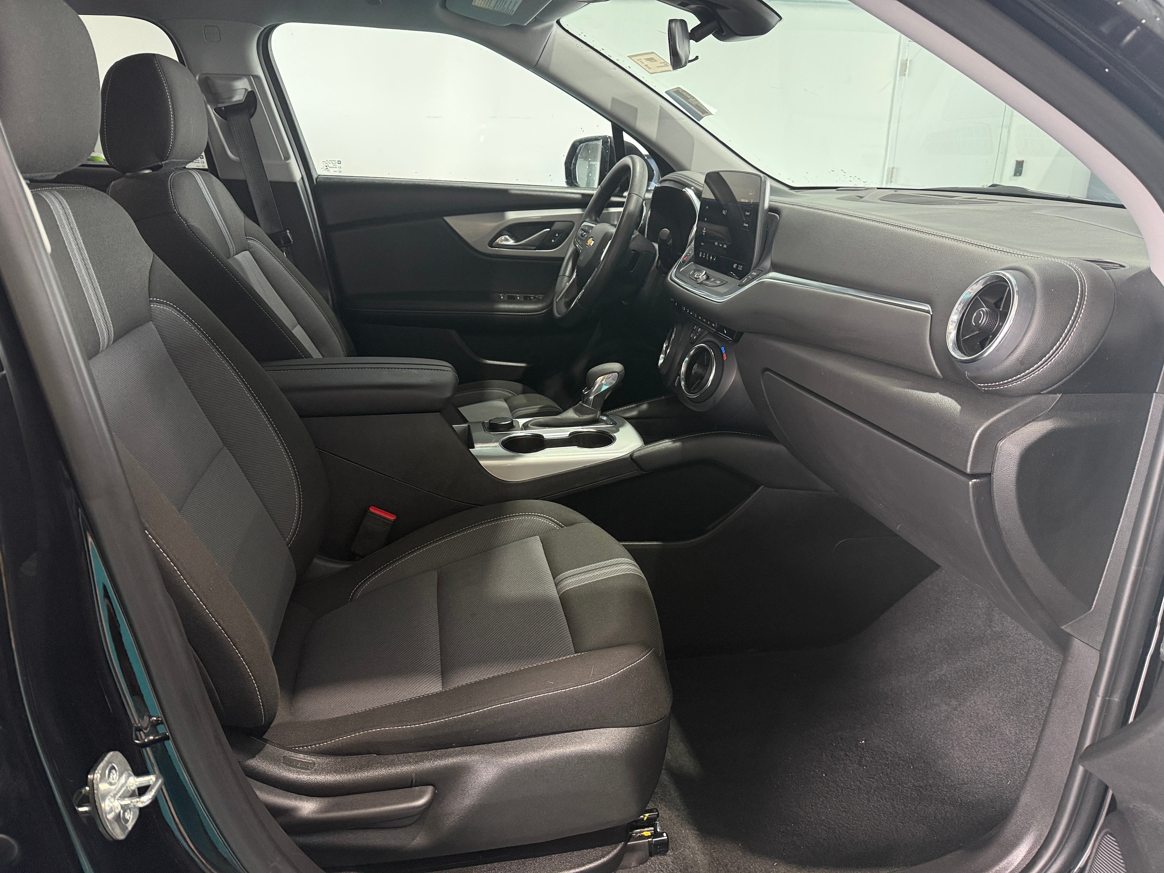 chevrolet blazer 2025 3GNKBCR4XSS261097 image chevrolet blazer 2025 3GNKBCR4XSS261097 image