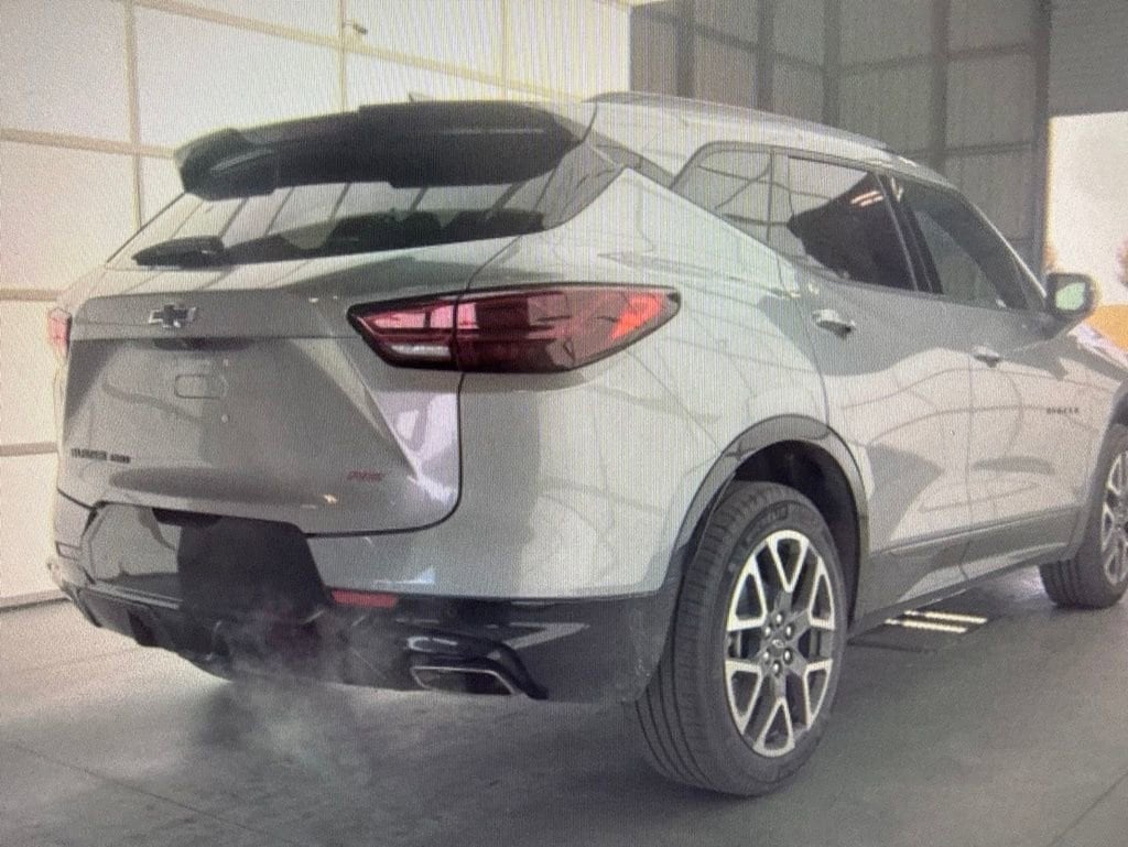 chevrolet blazer 2025 3GNKBKRS2SS218785 image chevrolet blazer 2025 3GNKBKRS2SS218785 image
