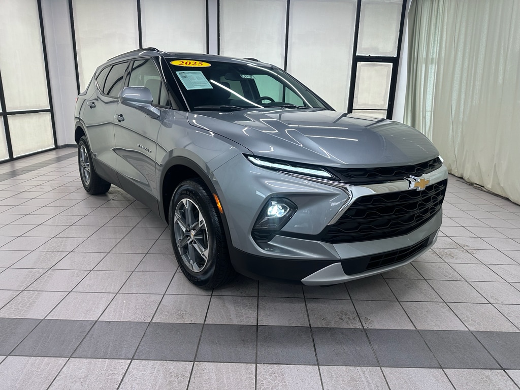 chevrolet blazer 2025 3GNKBCR48SS101221 image chevrolet blazer 2025 3GNKBCR48SS101221 image