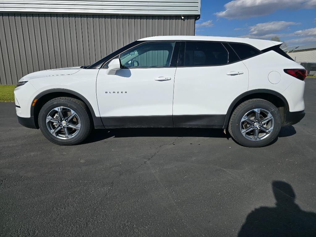 chevrolet blazer 2025 3GNKBHR41SS244671 image chevrolet blazer 2025 3GNKBHR41SS244671 image