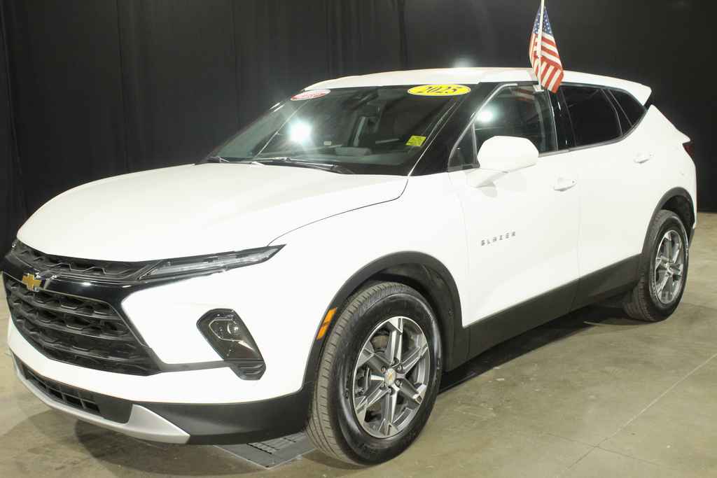 chevrolet blazer 2025 3GNKBHR40SS247786 image chevrolet blazer 2025 3GNKBHR40SS247786 image