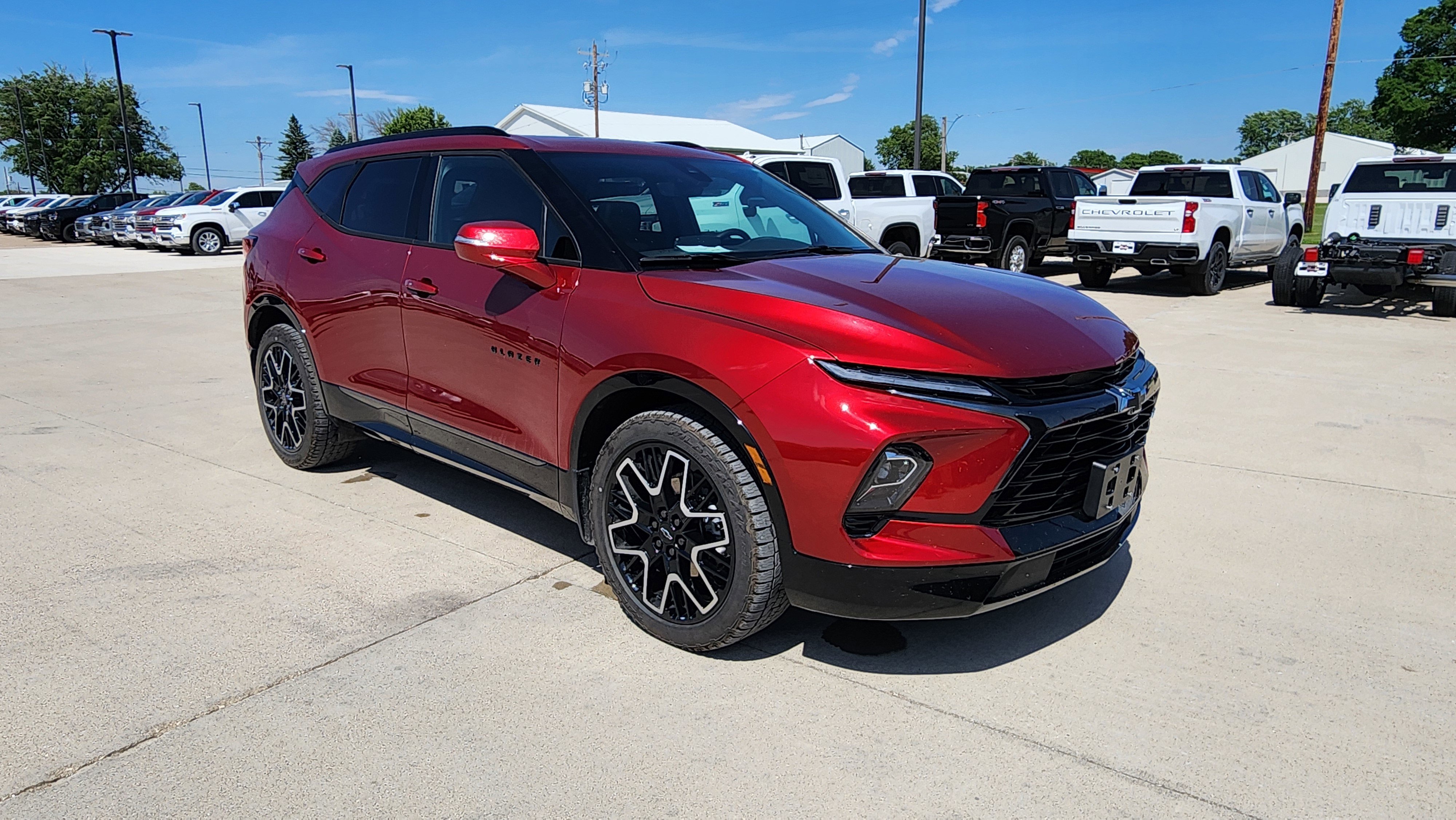 chevrolet blazer 2025 3GNKBKRS4SS117084 image chevrolet blazer 2025 3GNKBKRS4SS117084 image