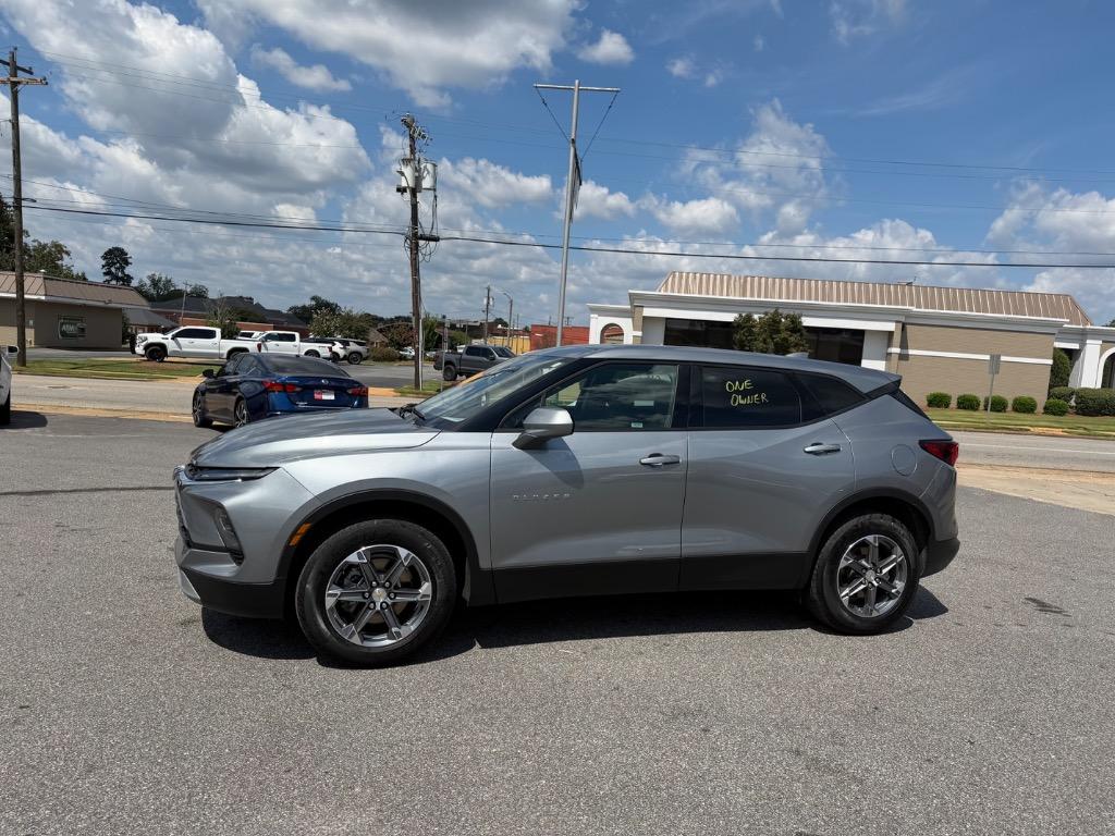 chevrolet blazer 2025 3GNKBCR40SS237312 image chevrolet blazer 2025 3GNKBCR40SS237312 image
