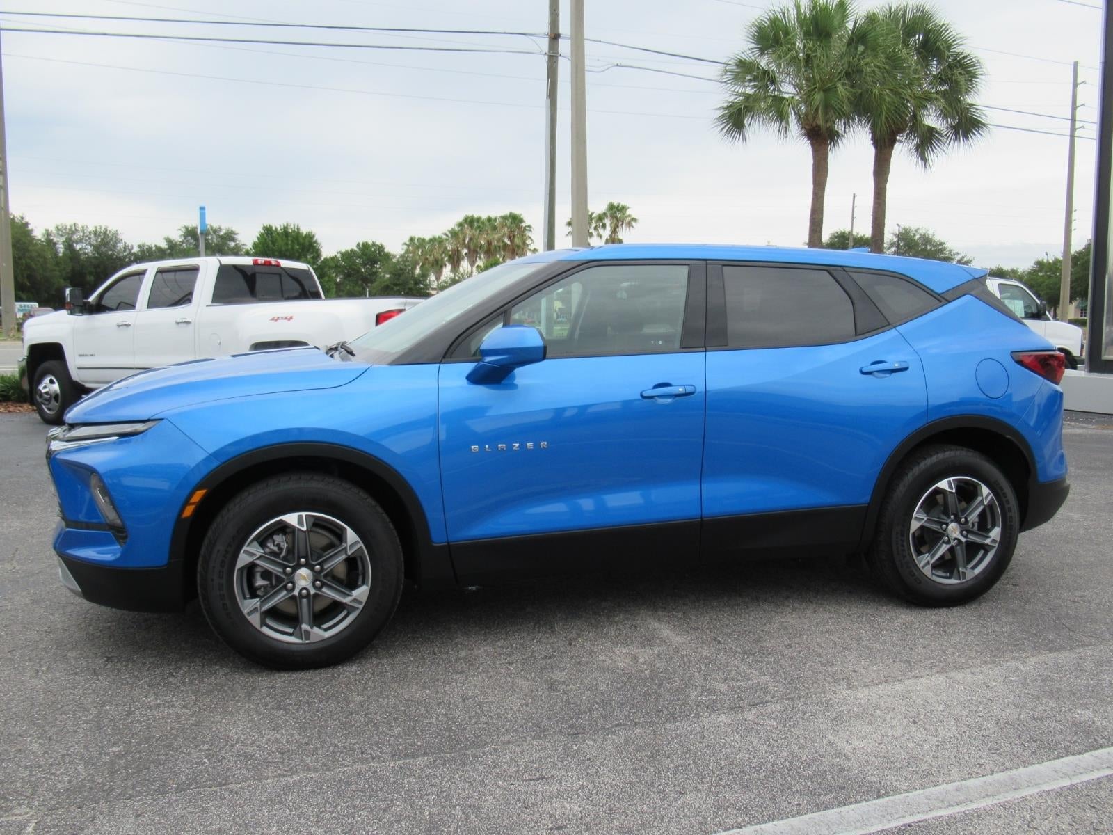 chevrolet blazer 2025 3GNKBCR43SS173654 image chevrolet blazer 2025 3GNKBCR43SS173654 image