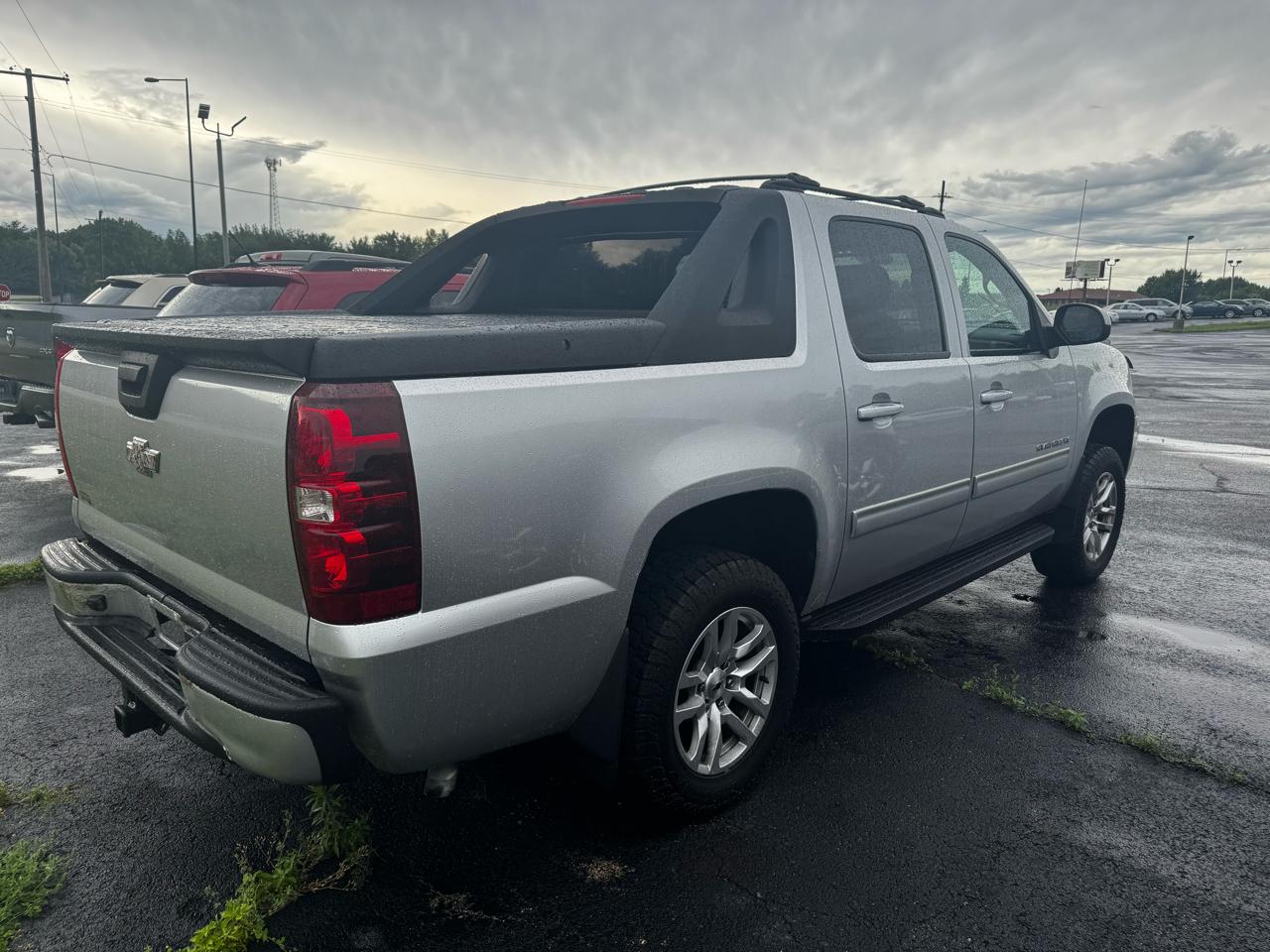 chevrolet avalanche 2011 3GNMCEE09BG254178 image chevrolet avalanche 2011 3GNMCEE09BG254178 image