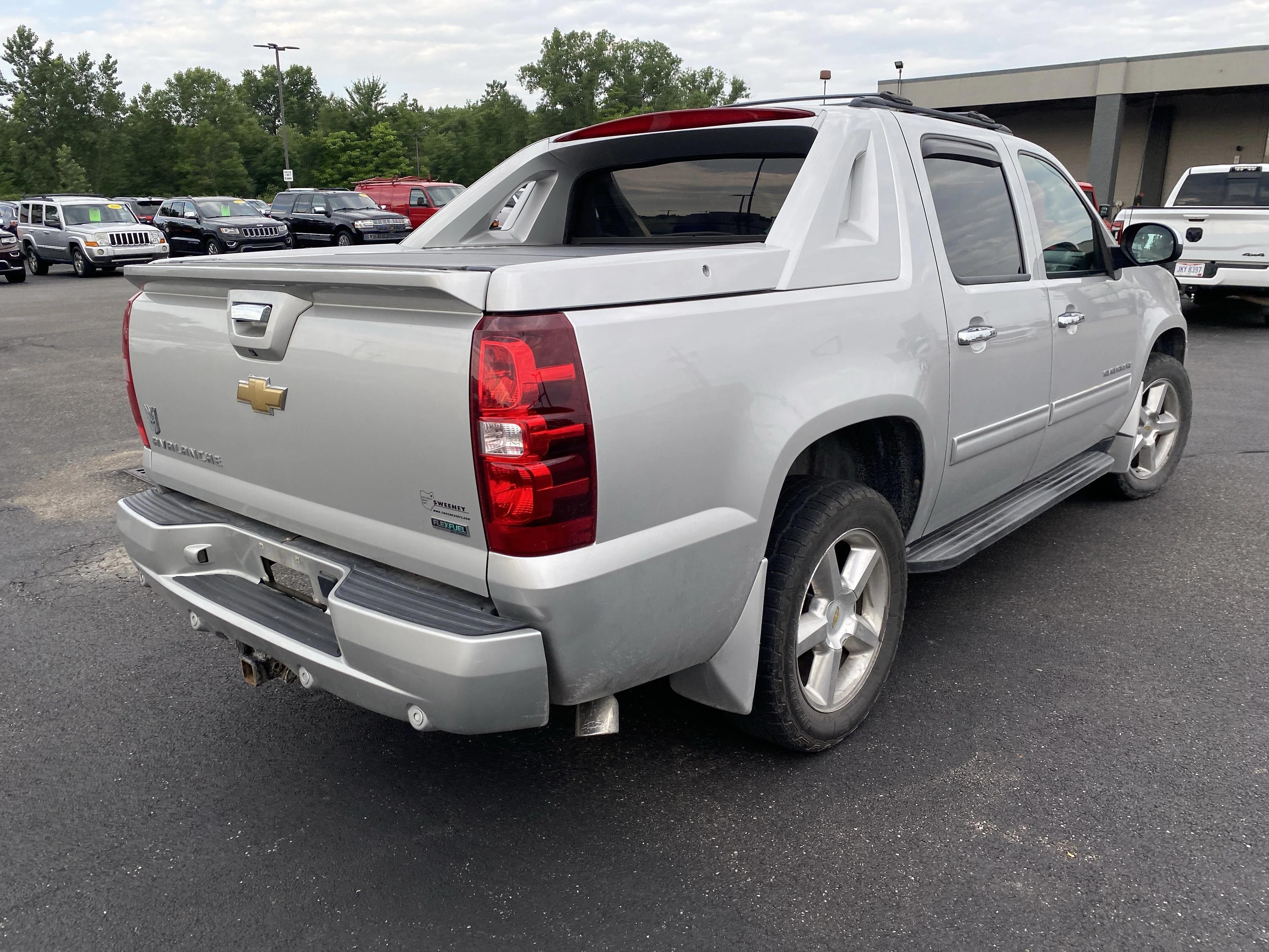chevrolet avalanche 2011 3GNTKEE32BG373117 image chevrolet avalanche 2011 3GNTKEE32BG373117 image