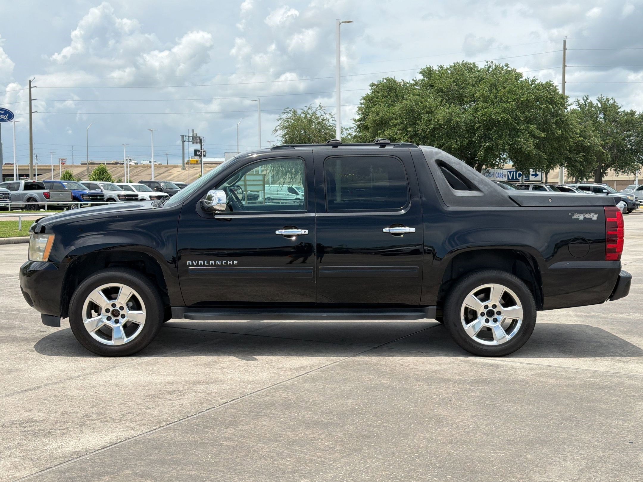 chevrolet avalanche 2011 3GNTKEE39BG102202 image chevrolet avalanche 2011 3GNTKEE39BG102202 image