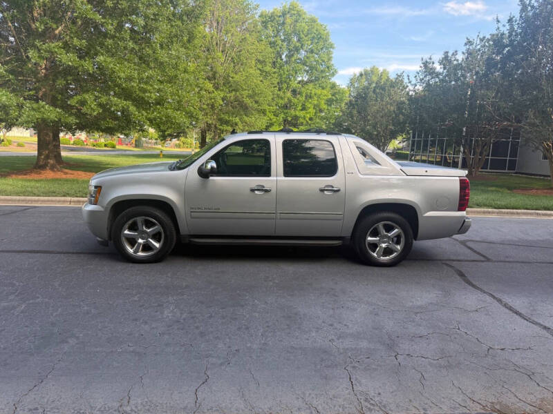 chevrolet avalanche 2011 3GNTKGE34BG301766 image chevrolet avalanche 2011 3GNTKGE34BG301766 image