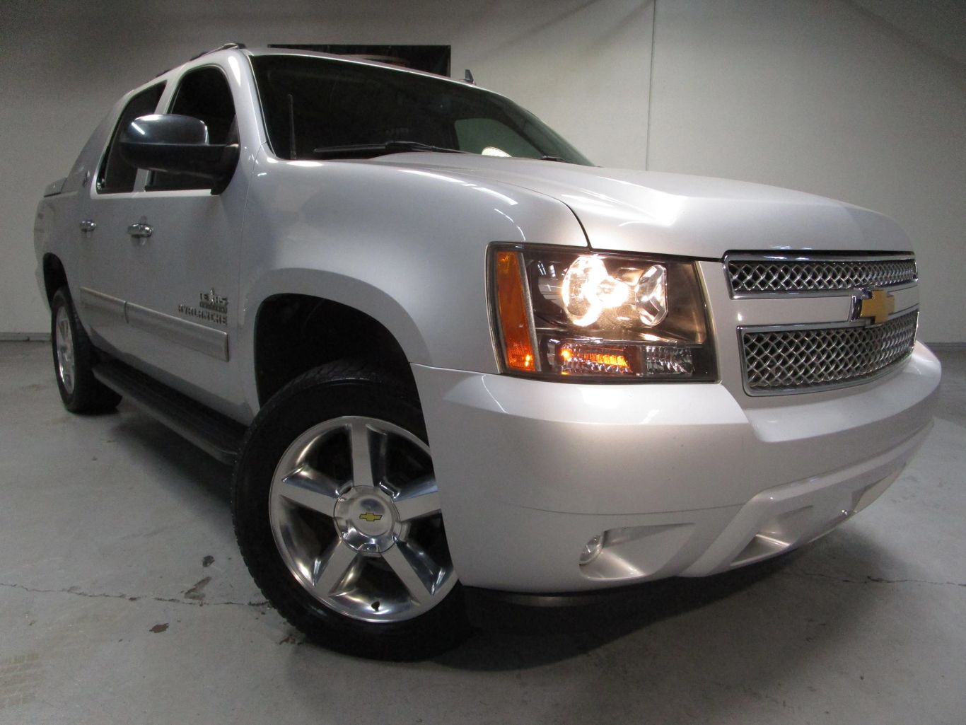 chevrolet avalanche 2013 3GNMCFE04DG265856 image chevrolet avalanche 2013 3GNMCFE04DG265856 image