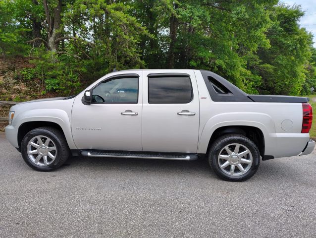 chevrolet avalanche 2010 3GNVKFE04AG280117 image chevrolet avalanche 2010 3GNVKFE04AG280117 image