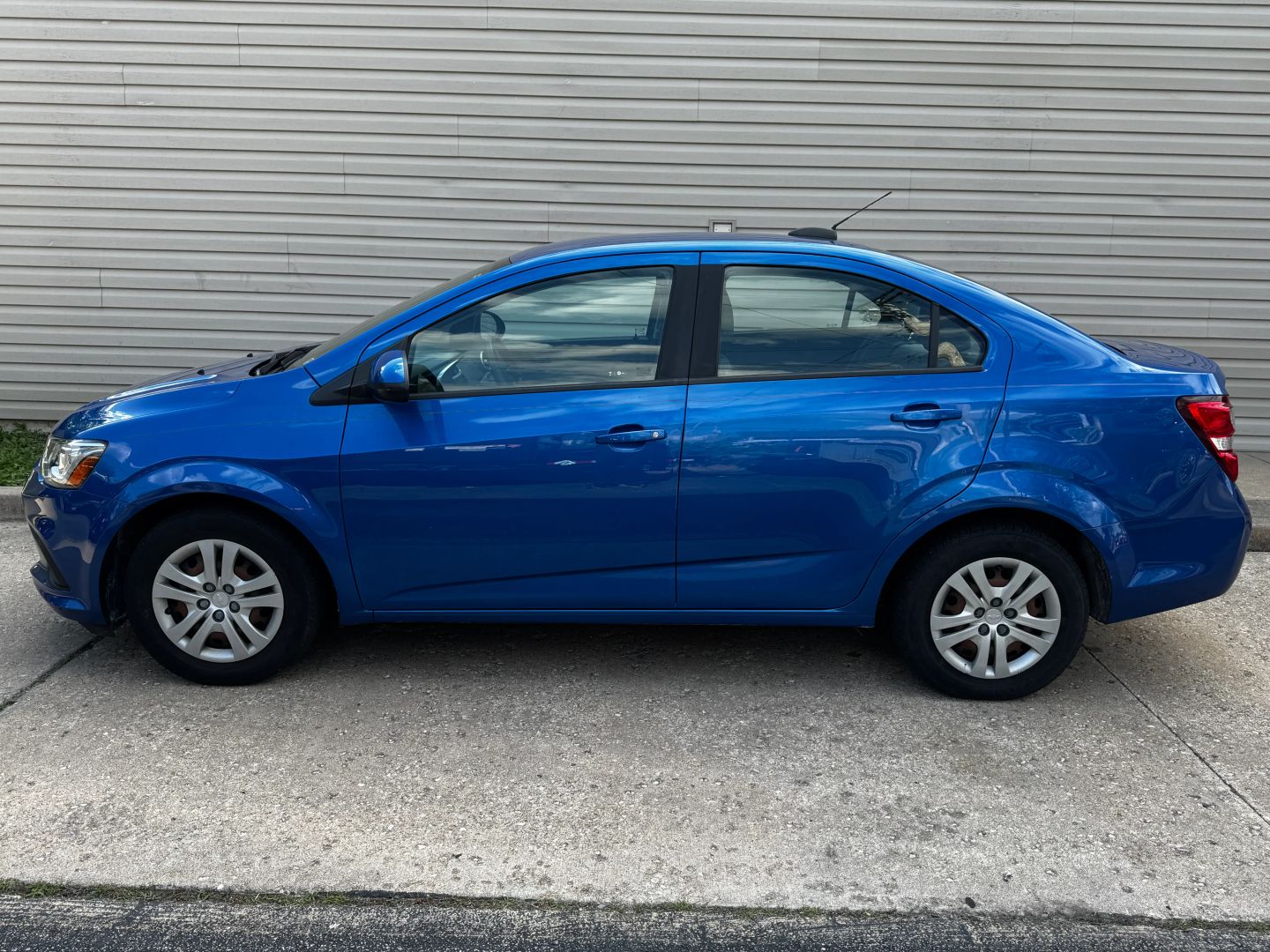 chevrolet sonic 2017 1G1JB5SH8H4142303 image chevrolet sonic 2017 1G1JB5SH8H4142303 image
