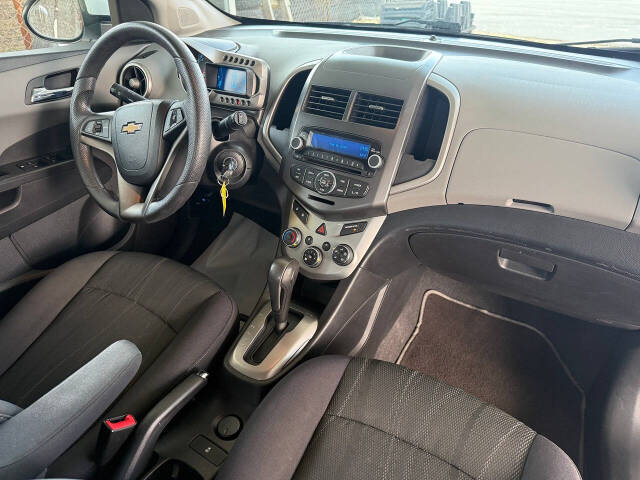 chevrolet sonic 2014 1G1JC6SH2E4100207 image chevrolet sonic 2014 1G1JC6SH2E4100207 image