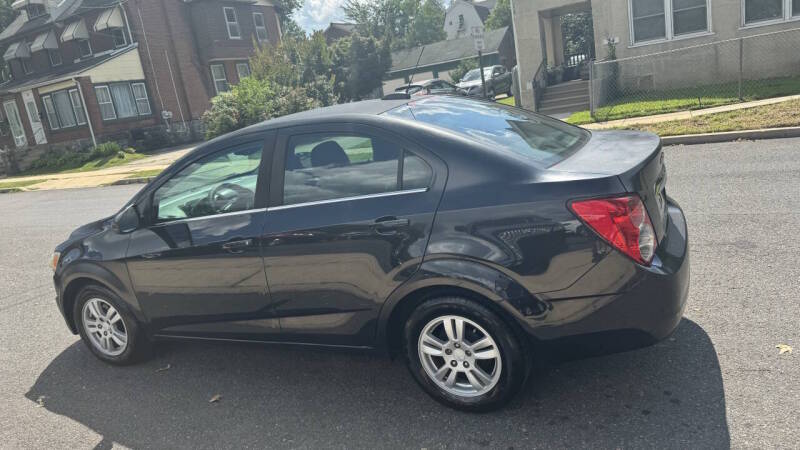 chevrolet sonic 2015 1G1JC5SHXF4122502 image chevrolet sonic 2015 1G1JC5SHXF4122502 image
