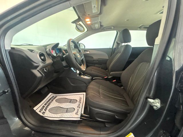 chevrolet sonic 2015 1G1JC6SG6F4208015 image chevrolet sonic 2015 1G1JC6SG6F4208015 image