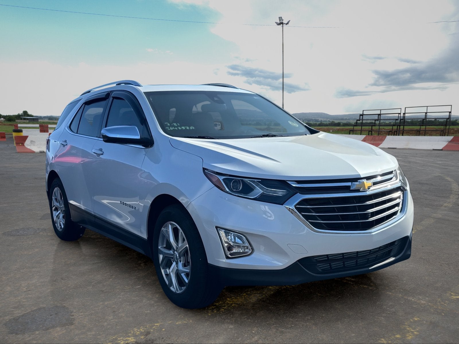 chevrolet equinox 2019 2GNAXNEV3K6301073 image chevrolet equinox 2019 2GNAXNEV3K6301073 image
