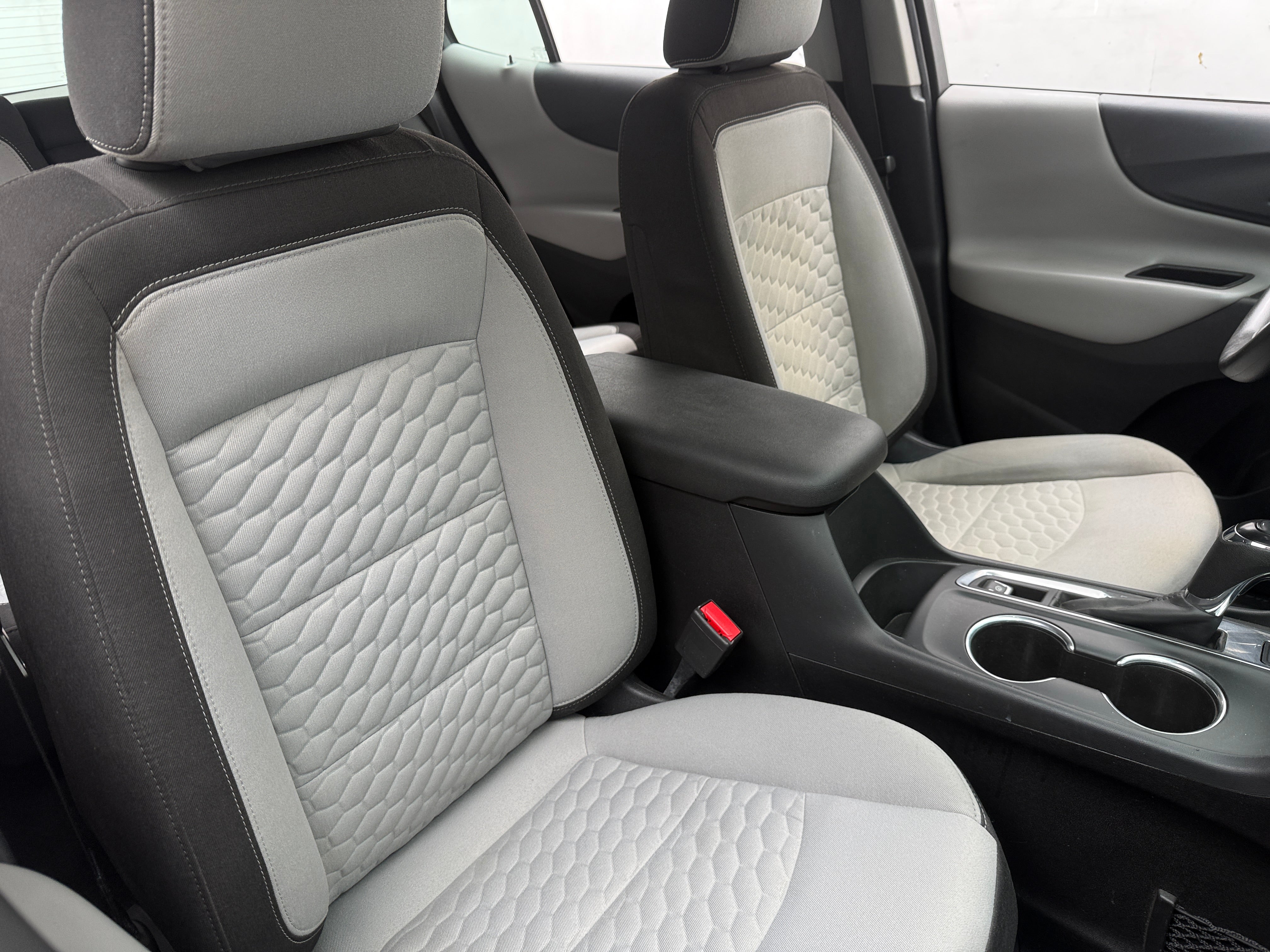 chevrolet equinox 2018 3GNAXREV9JL300673 image chevrolet equinox 2018 3GNAXREV9JL300673 image