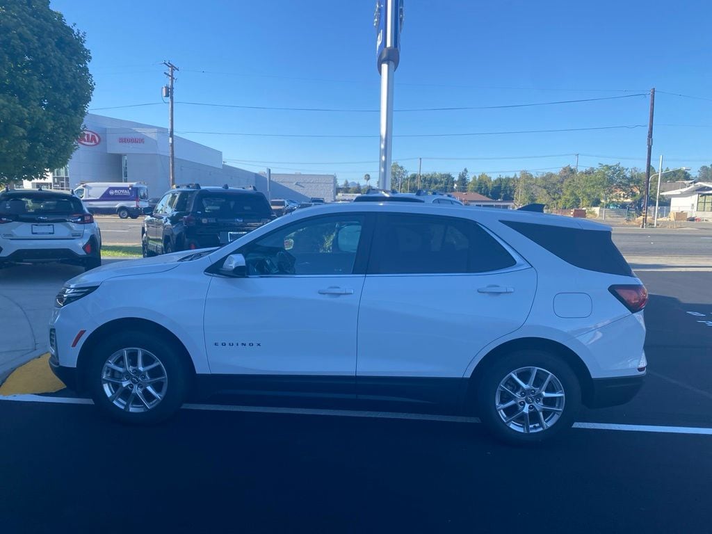 chevrolet equinox 2024 3GNAXUEG2RL364800 image