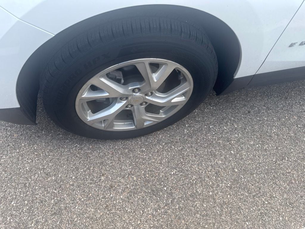 chevrolet equinox 2020 3GNAXXEV6LS611717 image chevrolet equinox 2020 3GNAXXEV6LS611717 image