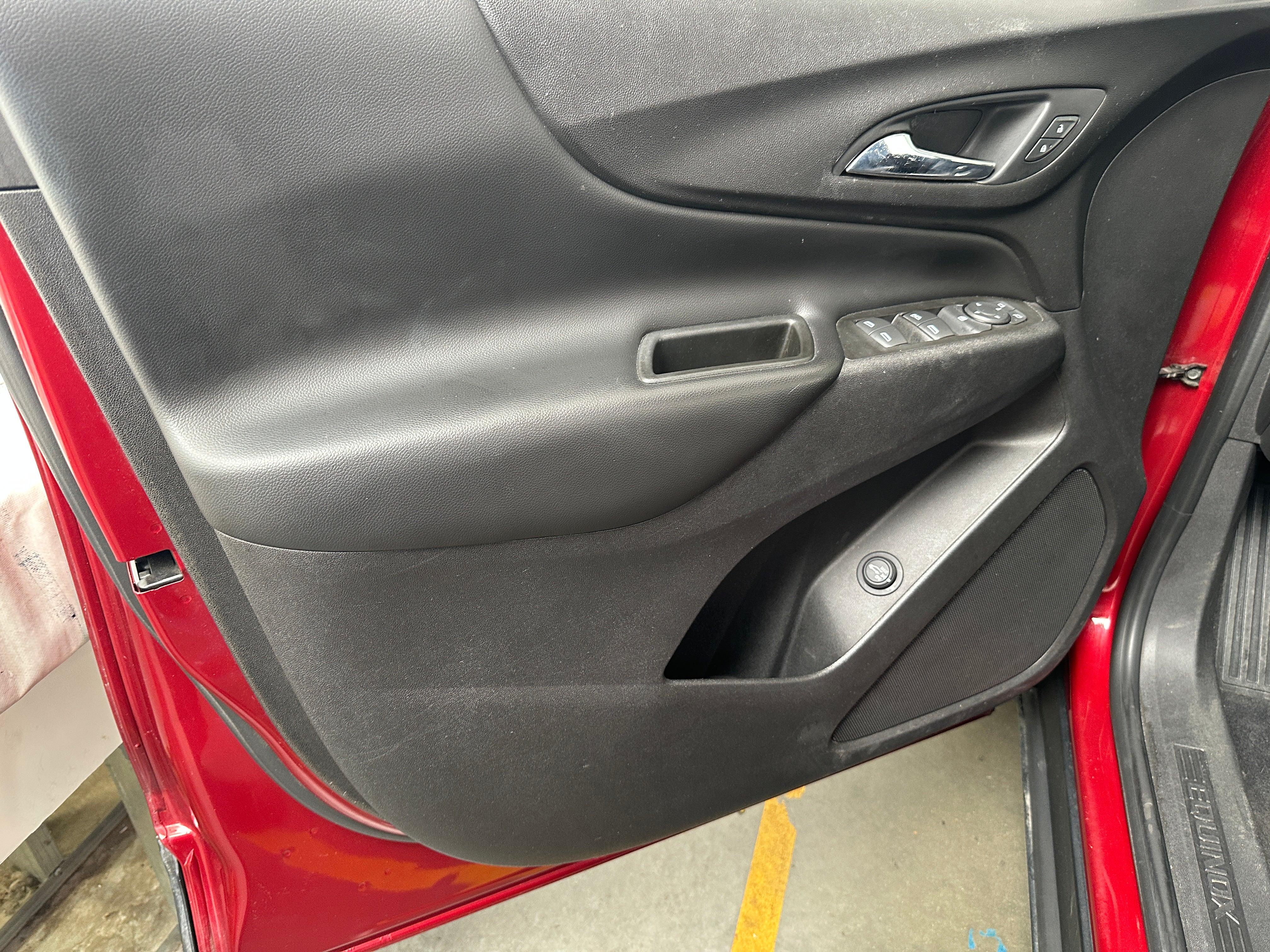chevrolet equinox 2020 3GNAXLEX4LS556520 image chevrolet equinox 2020 3GNAXLEX4LS556520 image