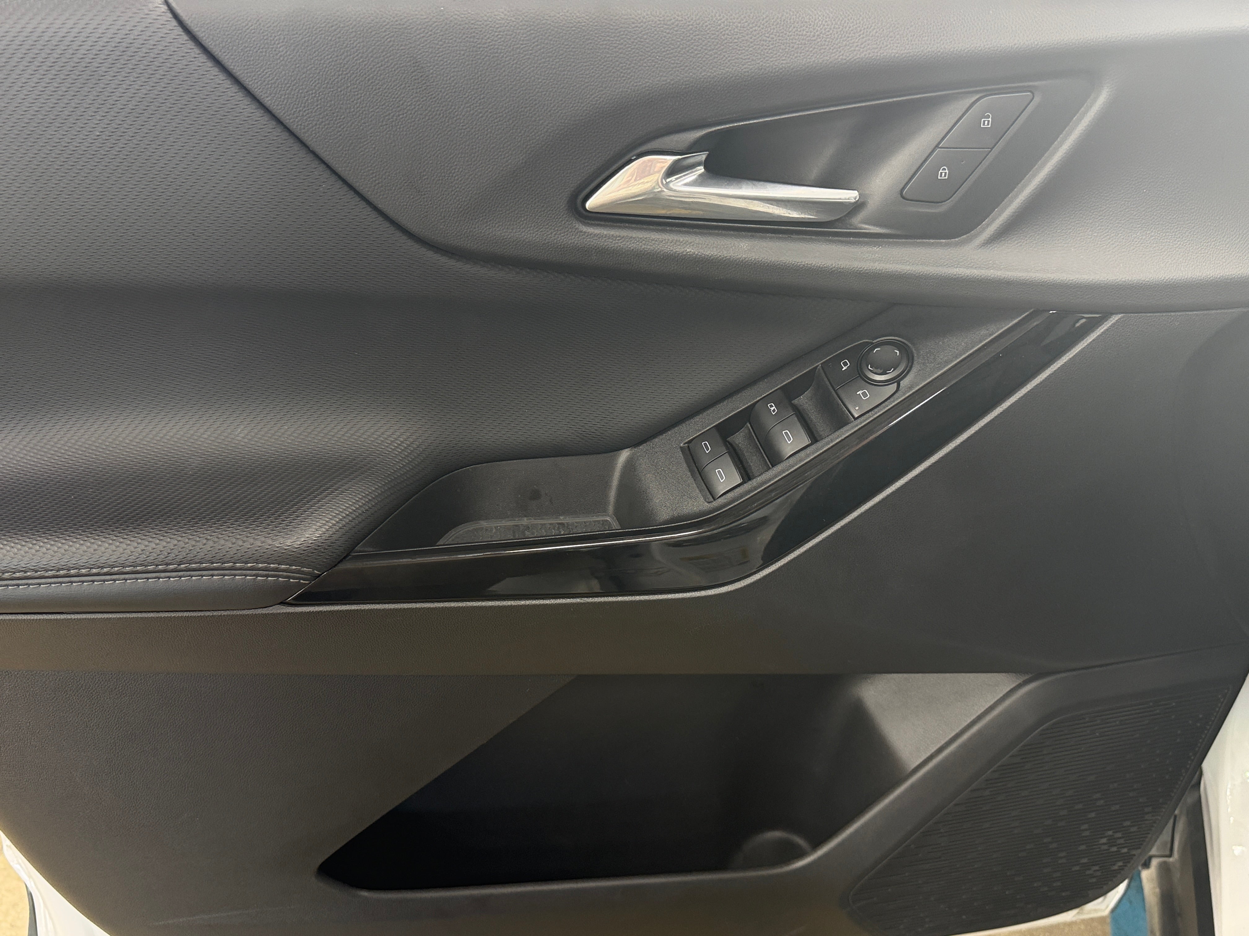 chevrolet equinox 2025 3GNAXHEG8SL221332 image chevrolet equinox 2025 3GNAXHEG8SL221332 image