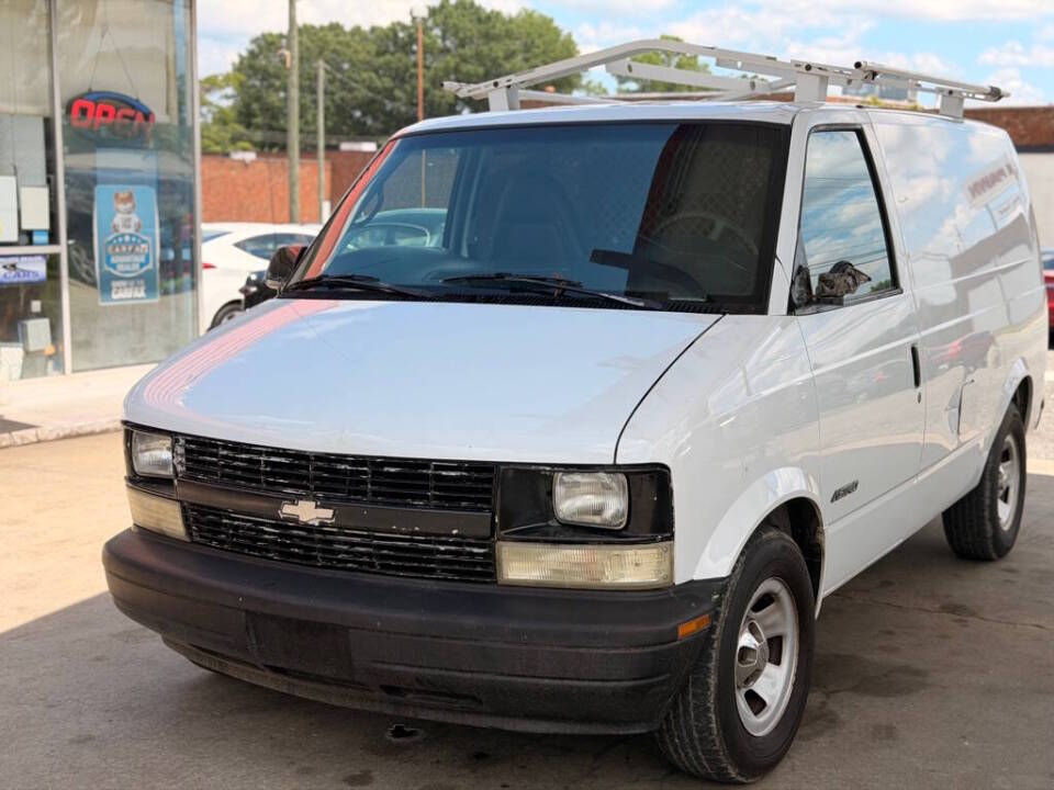 chevrolet astro 2002 1GCDM19X52B133971 image chevrolet astro 2002 1GCDM19X52B133971 image