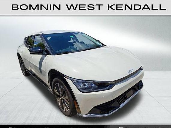 KIA EV6 2023 KNDC34LA0P5111256 image