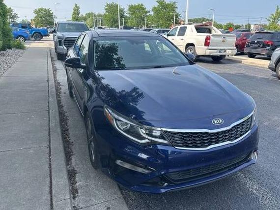 KIA OPTIMA 2019 5XXGT4L30KG301954 image