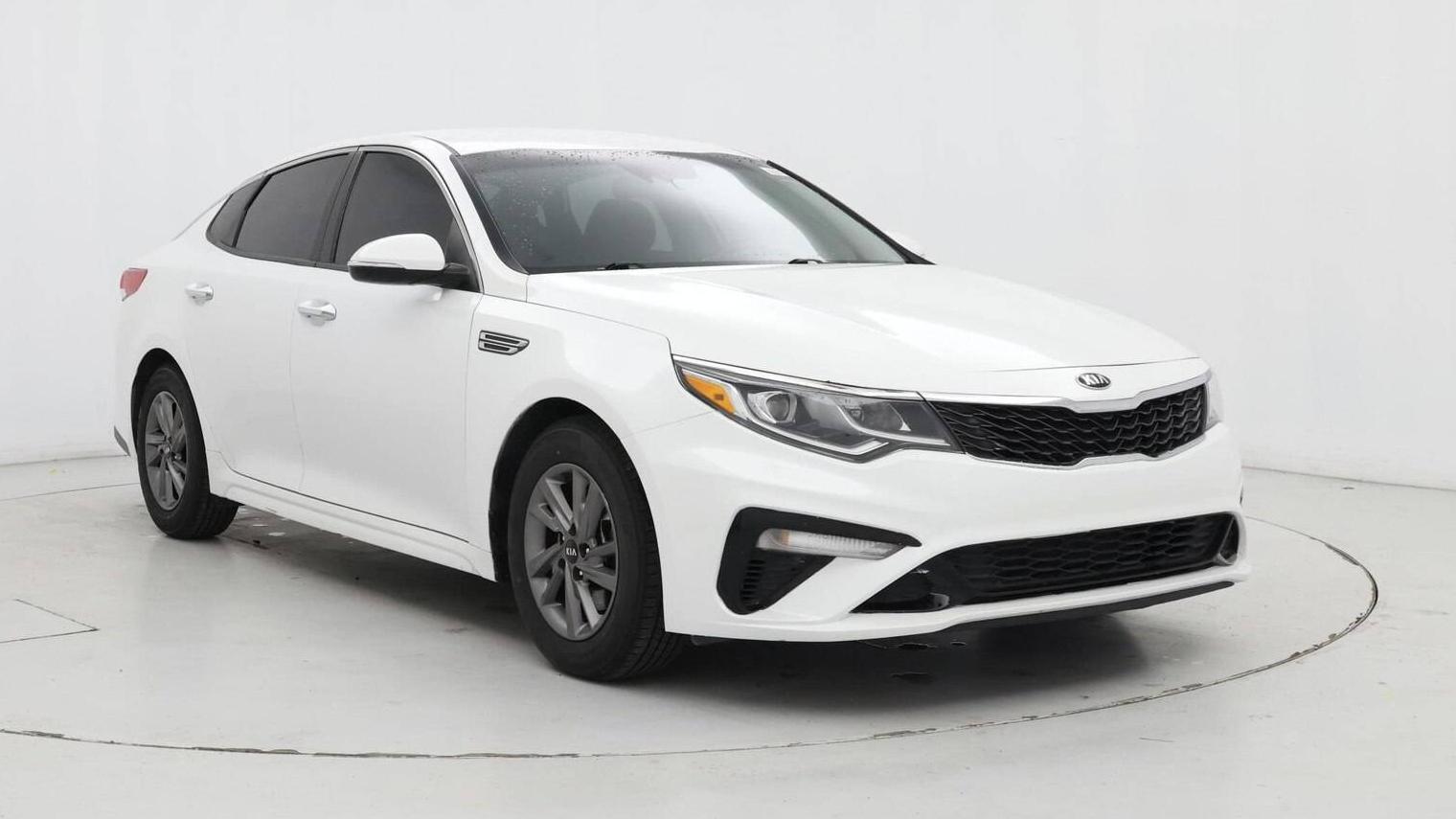 KIA OPTIMA 2020 5XXGT4L30LG404681 image