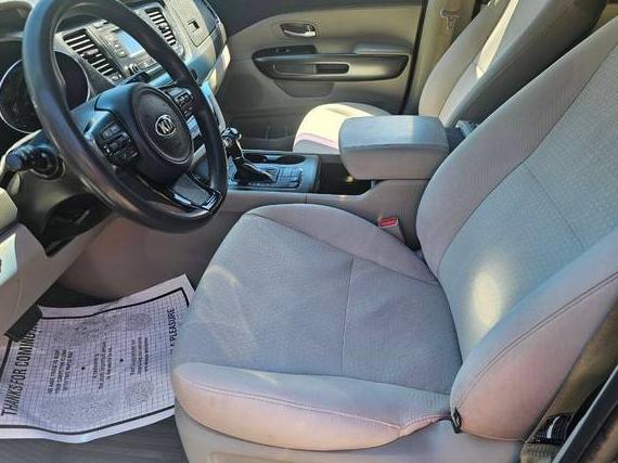 KIA SEDONA 2017 KNDMB5C11H6219796 image