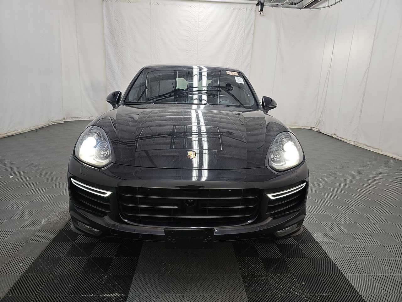 porsche cayenne 2018 WP1AD2A21JLA81030 image porsche cayenne 2018 WP1AD2A21JLA81030 image