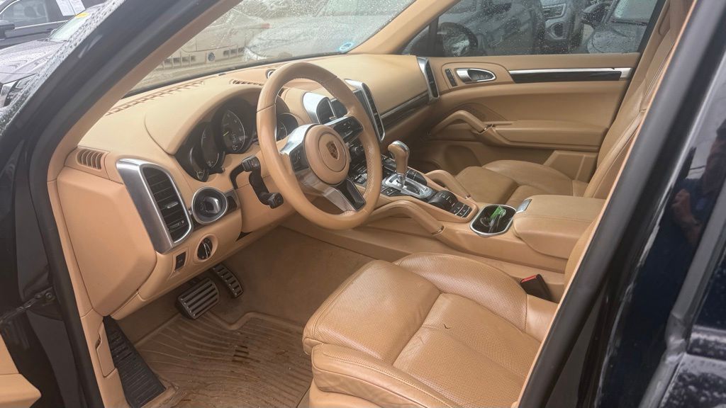 porsche cayenne 2017 WP1AE2A25HLA70829 image porsche cayenne 2017 WP1AE2A25HLA70829 image