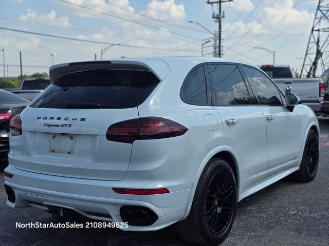 porsche cayenne 2017 WP1AD2A20HLA81790 image porsche cayenne 2017 WP1AD2A20HLA81790 image