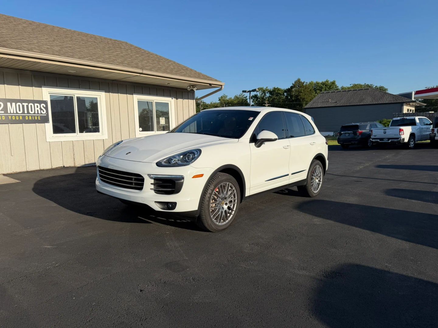 porsche cayenne 2017 WP1AB2A24HLA53111 image porsche cayenne 2017 WP1AB2A24HLA53111 image
