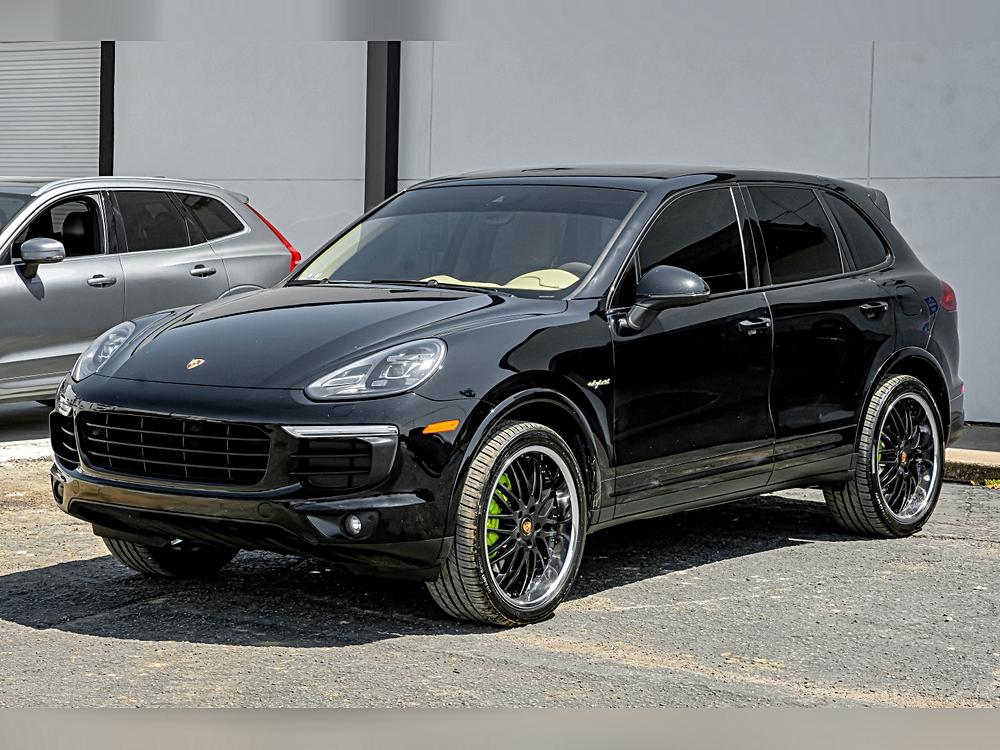 porsche cayenne 2017 WP1AE2A24HLA74743 image porsche cayenne 2017 WP1AE2A24HLA74743 image