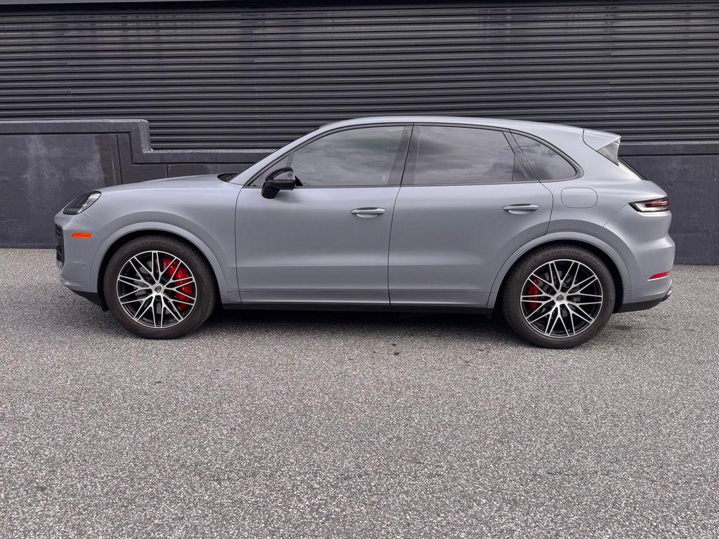 porsche cayenne 2025 WP1AM2AY1SDA27467 image porsche cayenne 2025 WP1AM2AY1SDA27467 image