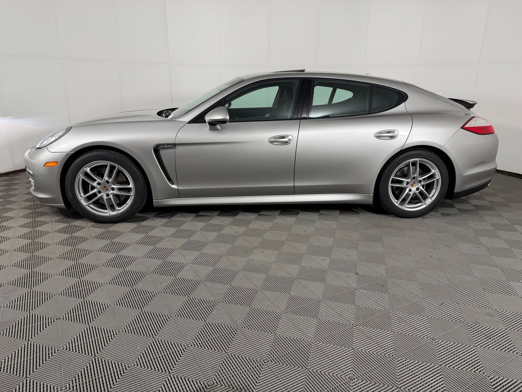 porsche panamera 2012 WP0AA2A70CL012497 image porsche panamera 2012 WP0AA2A70CL012497 image