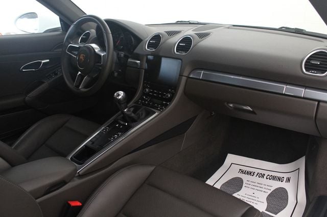 porsche 718 2022 WP0AA2A80NS255082 image porsche 718 2022 WP0AA2A80NS255082 image
