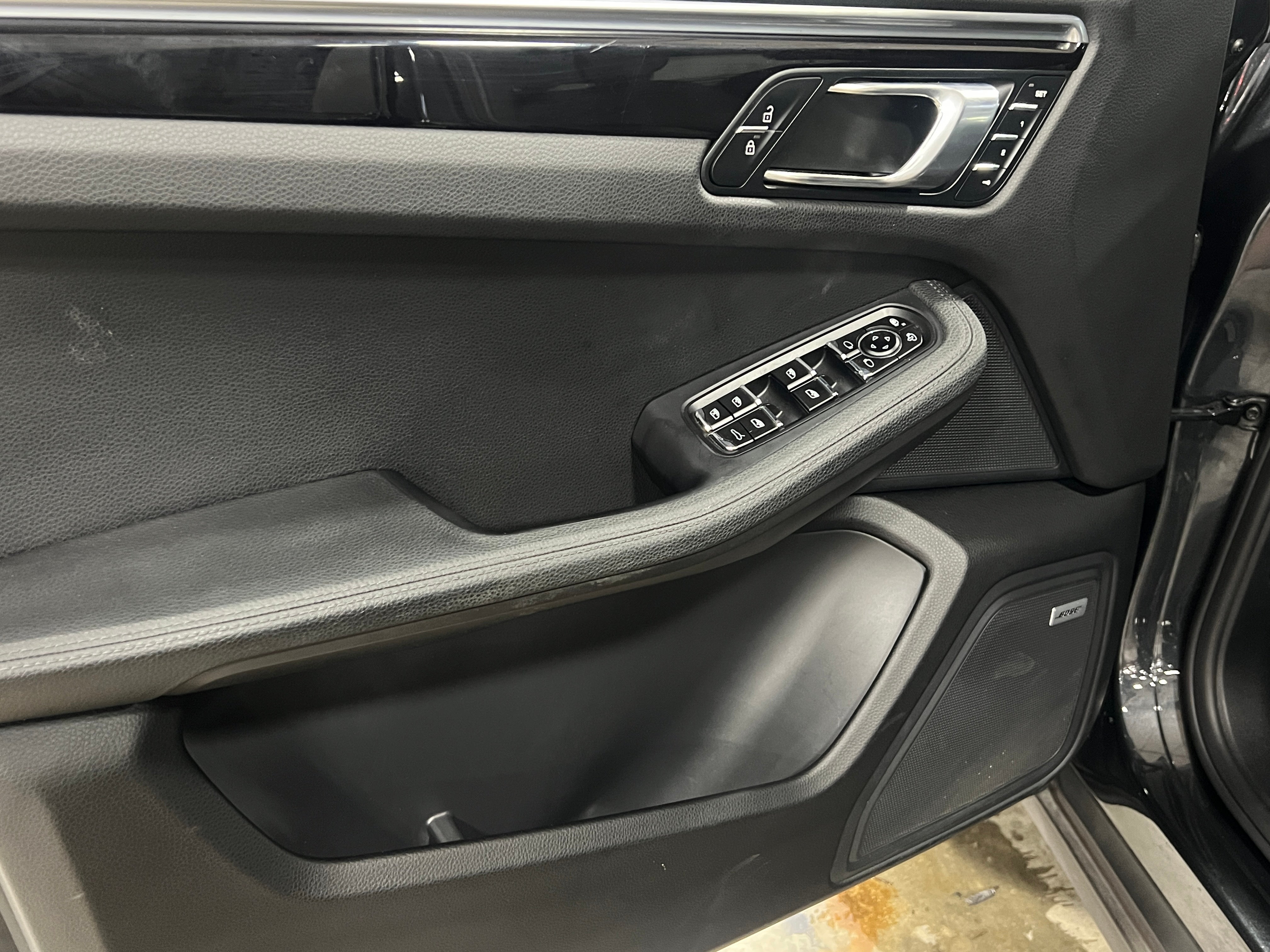 porsche macan 2019 WP1AB2A58KLB32329 image porsche macan 2019 WP1AB2A58KLB32329 image
