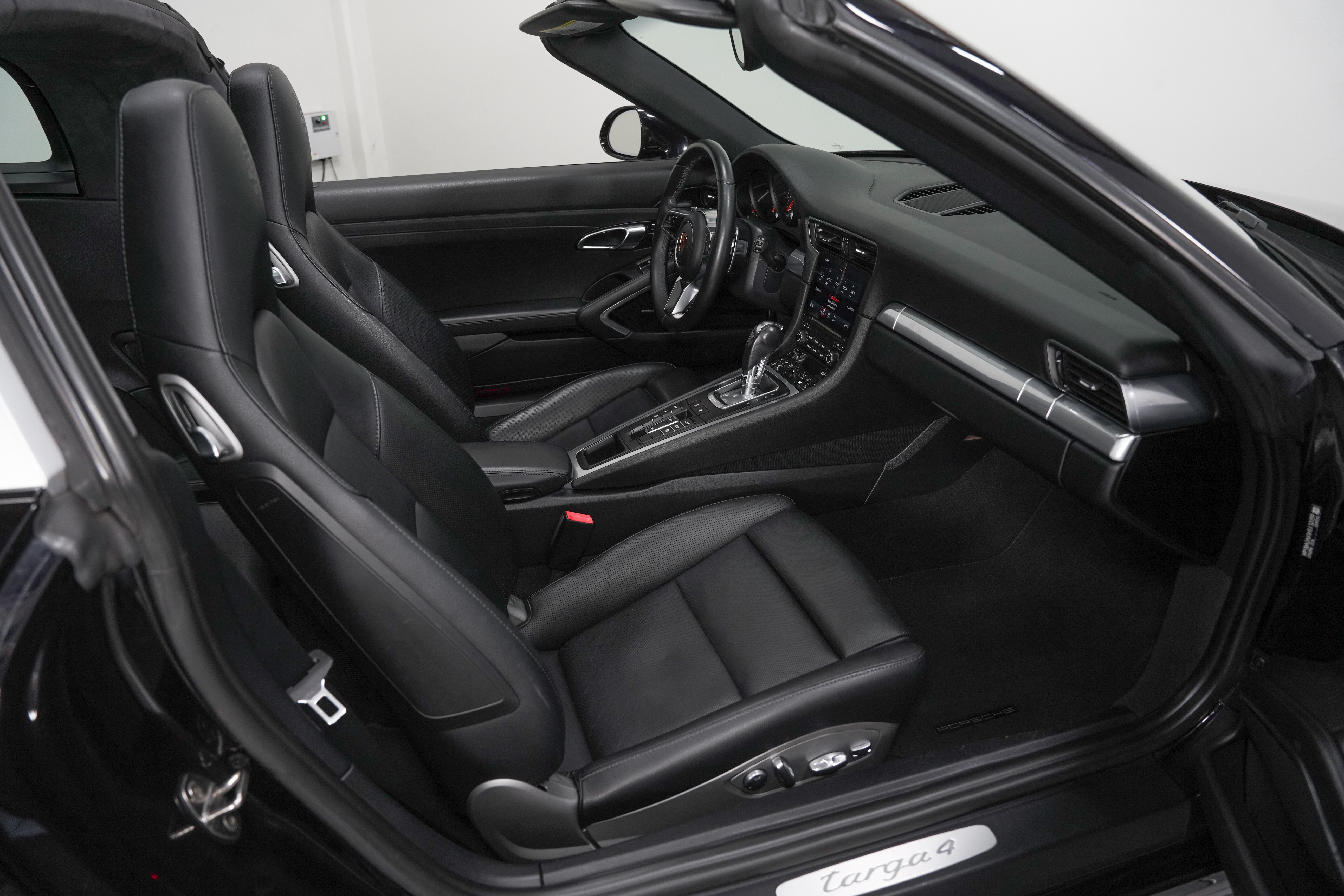 porsche 911 2017 WP0BA2A93HS132099 image porsche 911 2017 WP0BA2A93HS132099 image