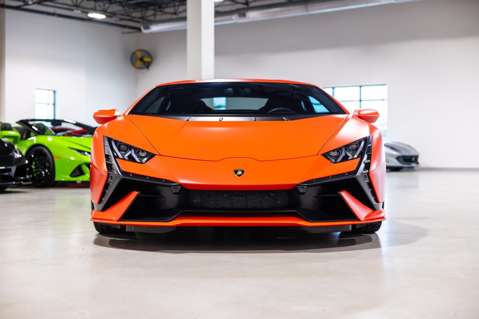 lamborghini huracan 2023 ZHWUB6ZF1PLA24042 image lamborghini huracan 2023 ZHWUB6ZF1PLA24042 image