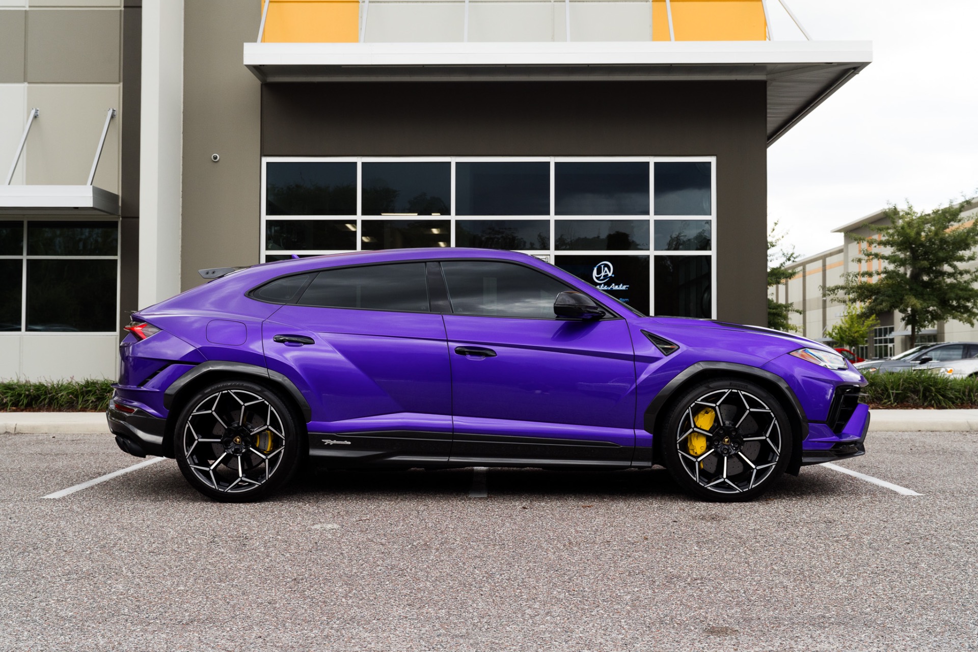 lamborghini urus 2024 ZPBUC3ZL9RLA33042 image lamborghini urus 2024 ZPBUC3ZL9RLA33042 image