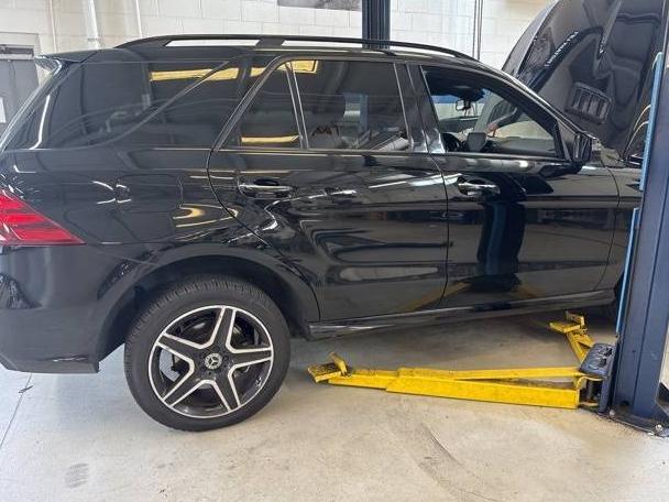 MERCEDES-BENZ GLE-CLASS 2018 4JGDA5HB0JB019294 image