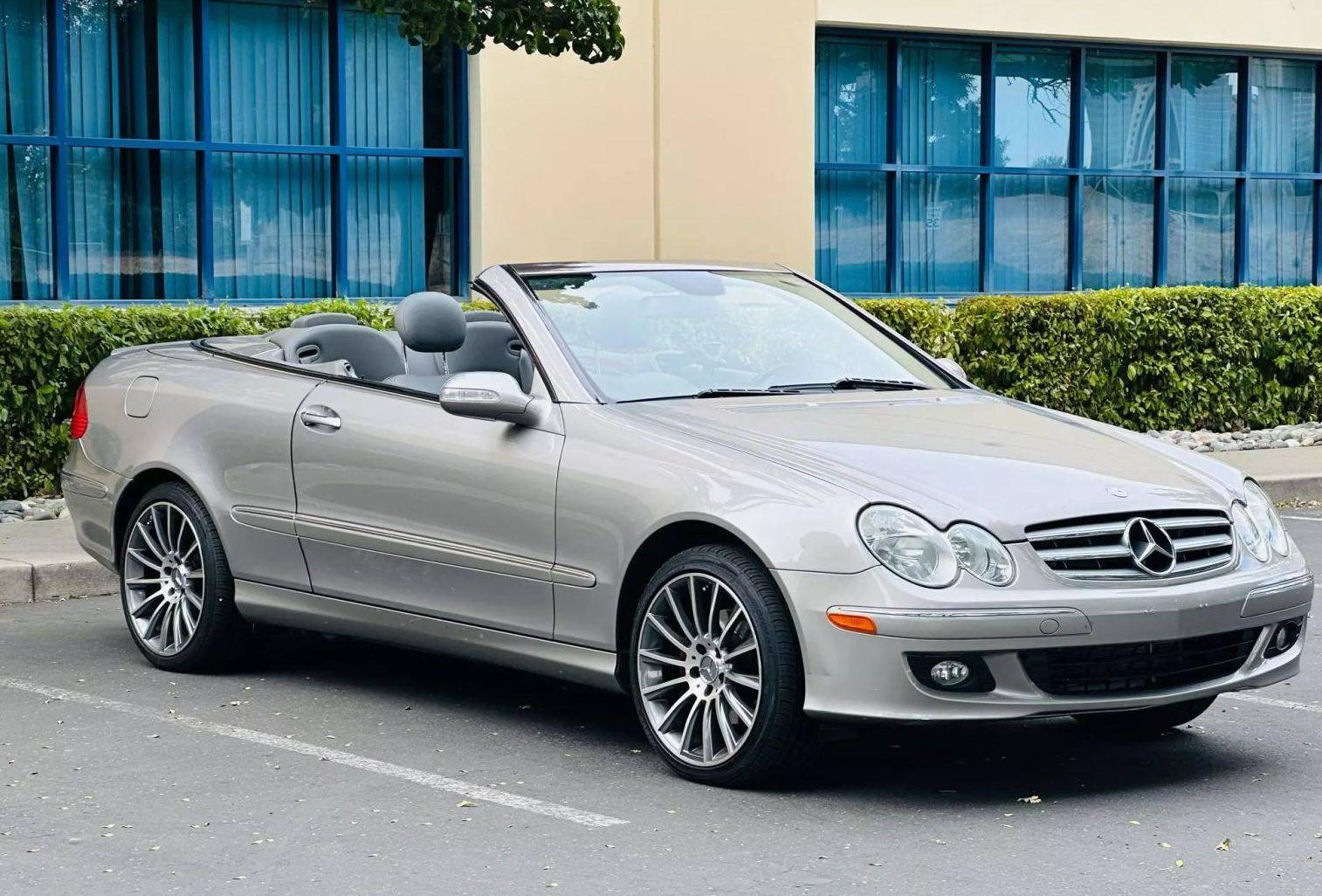 MERCEDES-BENZ CLK-CLASS 2007 WDBTK56G07F207745 image