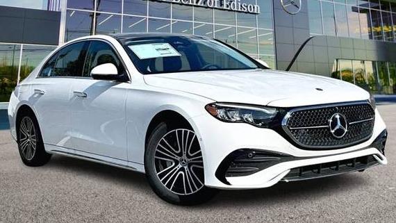 MERCEDES-BENZ E-CLASS 2025 W1KLF4HB1SA090299 image
