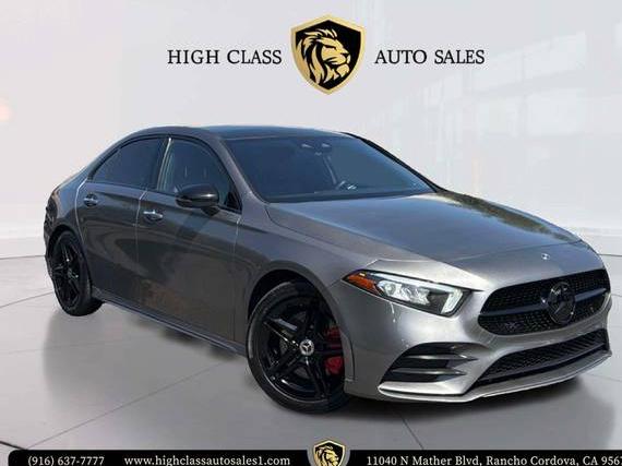 MERCEDES-BENZ A-CLASS 2019 WDD3G4EB1KW001397 image