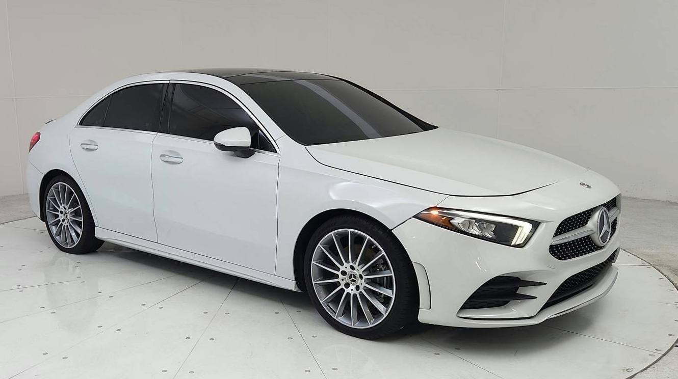 MERCEDES-BENZ A-CLASS 2019 WDD3G4EB0KW019728 image