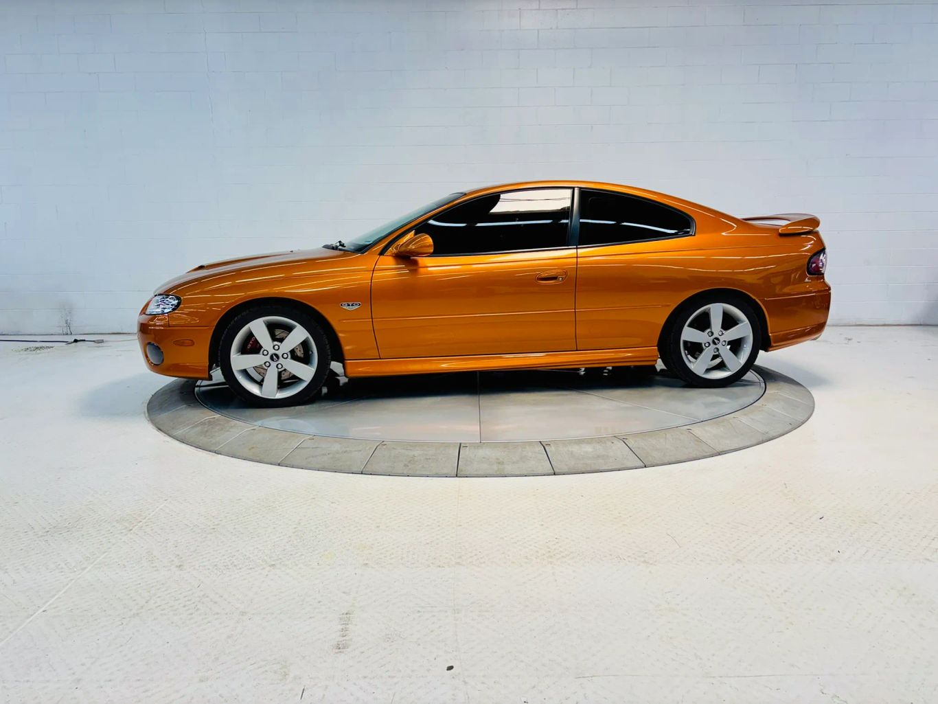 pontiac gto 2006 6G2VX12U26L555585 image pontiac gto 2006 6G2VX12U26L555585 image