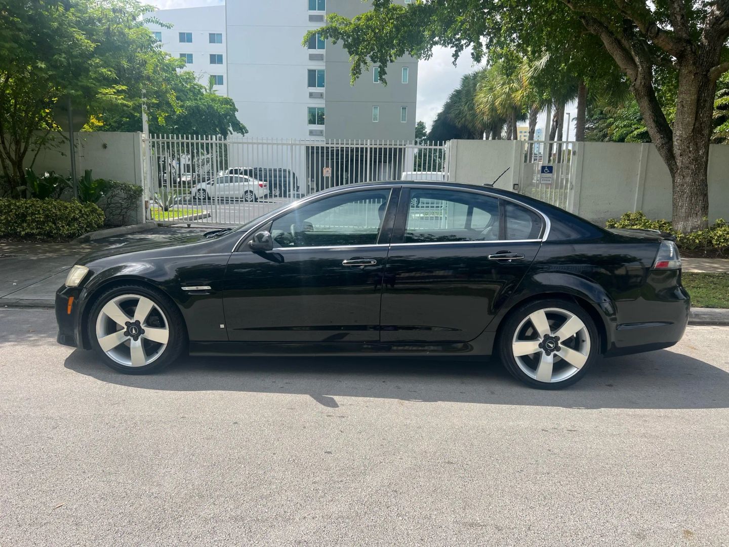 pontiac g8 2009 6G2EC57Y99L164677 image pontiac g8 2009 6G2EC57Y99L164677 image