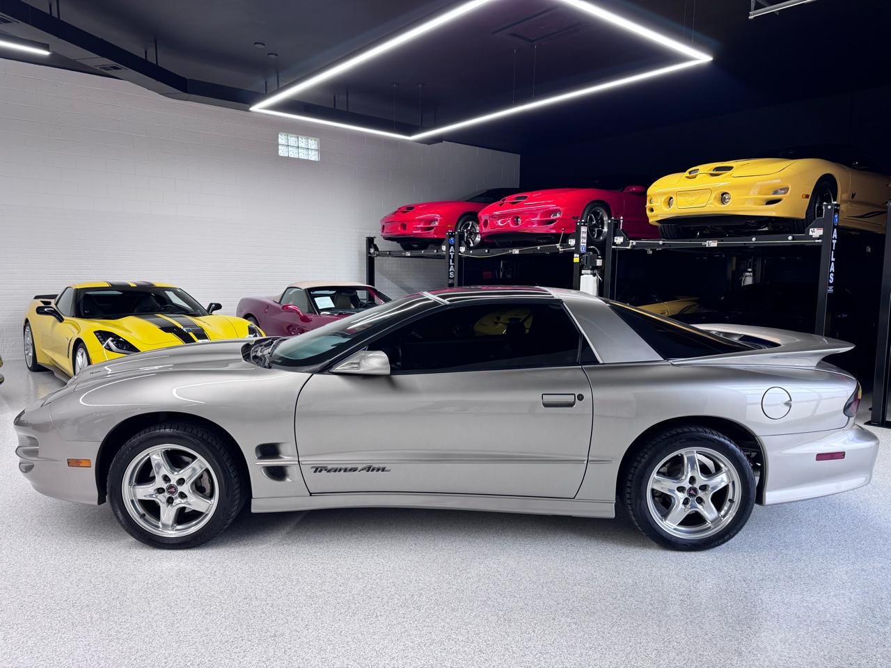 pontiac firebird 2001 2G2FV22G712136034 image pontiac firebird 2001 2G2FV22G712136034 image