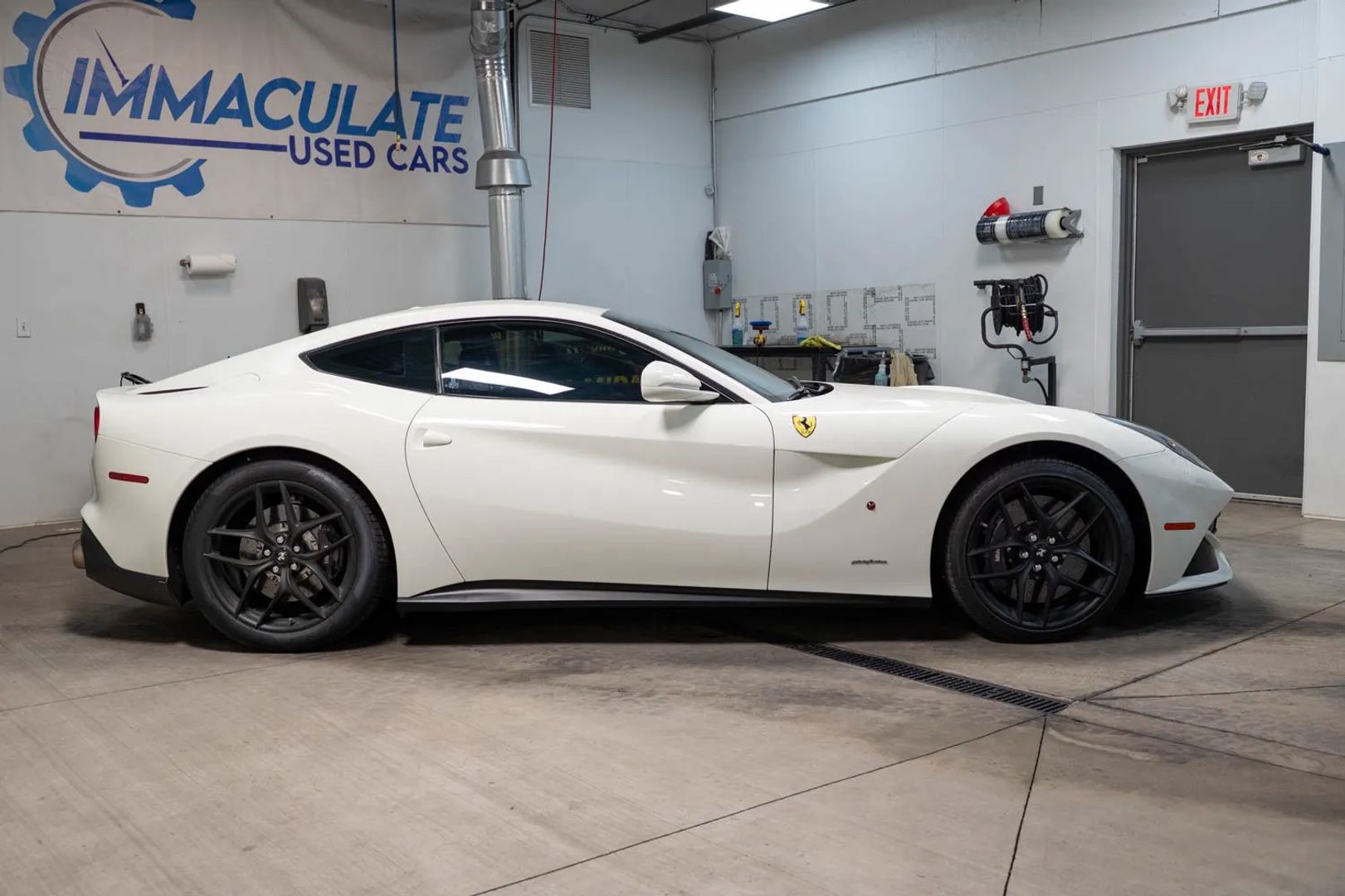 ferrari f12berlinetta 2016 ZFF74UFA2G0217152 image ferrari f12berlinetta 2016 ZFF74UFA2G0217152 image